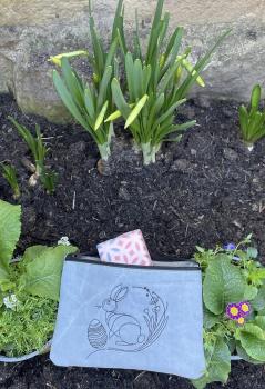 Stickdatei Liniendatei Hase mit Ei